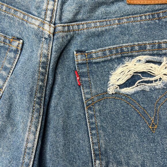 Levi's Wedgie Short High Rise Medium Wash Distressed Cut Off Denim Shorts Sz 30 - Picture 10 of 13